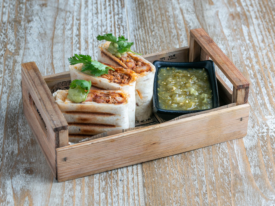 Burrito mit Chili con Carne bei Tiki Beach Mallorca