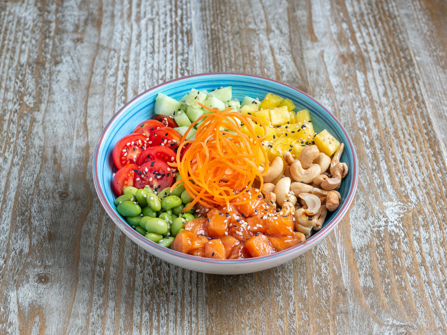 Maui Salmón Poke Bowl — Peruvian Inspiration bei Tiki Beach Mallorca