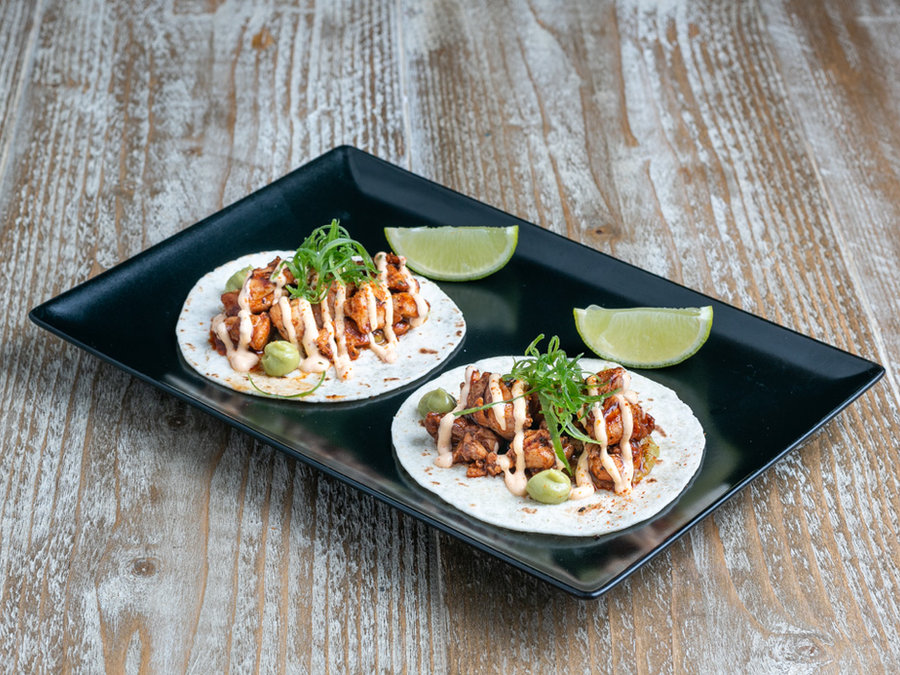Tacos mit Hähnchen bei Tiki Beach Mallorca